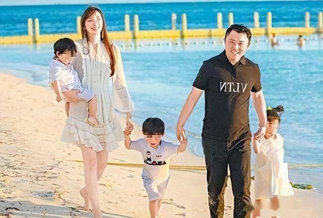 纪晓波更是以她的名义买了一座豪宅,个人资产达到了232亿(人民币