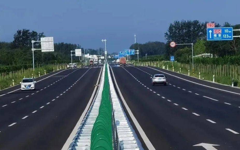 据了解,目前230国道与京沪高速交会的长子营收费站已经基本完工.