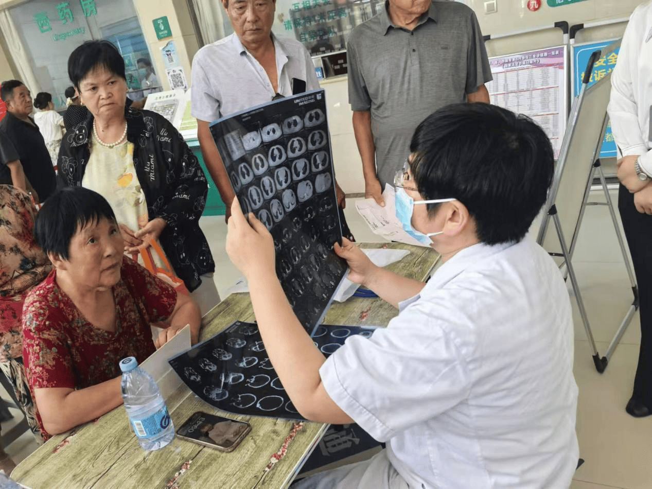 人民论坛🌸2024澳门管家婆资料大全免费🌸|天涯海角送健康——“丝路方舟”号医院船岛礁巡诊服务影像