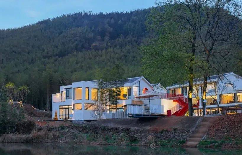 ps:泾县还有众多游玩景点,你还可以考虑中国宣纸小镇,黄田,查济,桃花