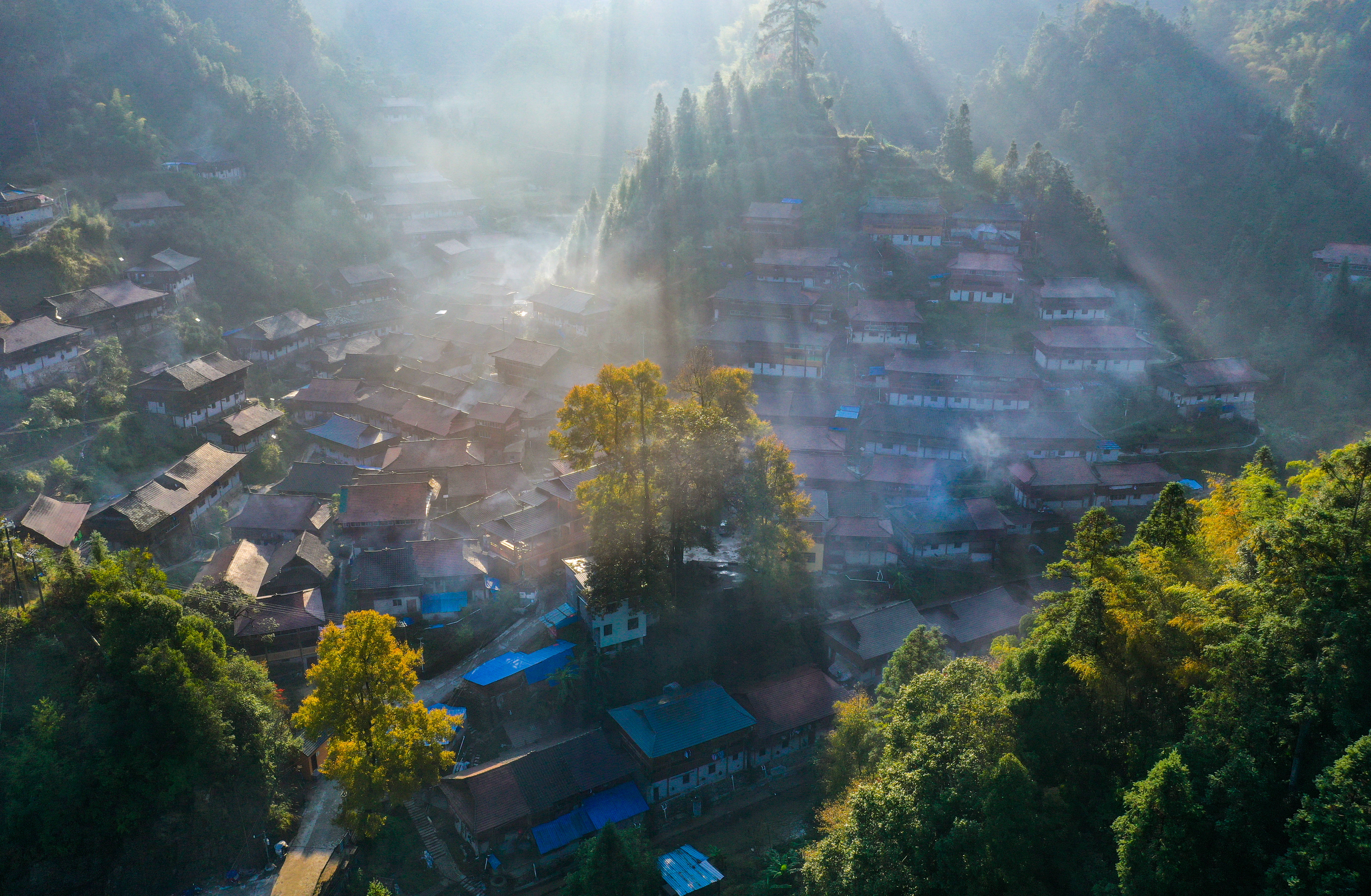 云南昭通苗山情图片