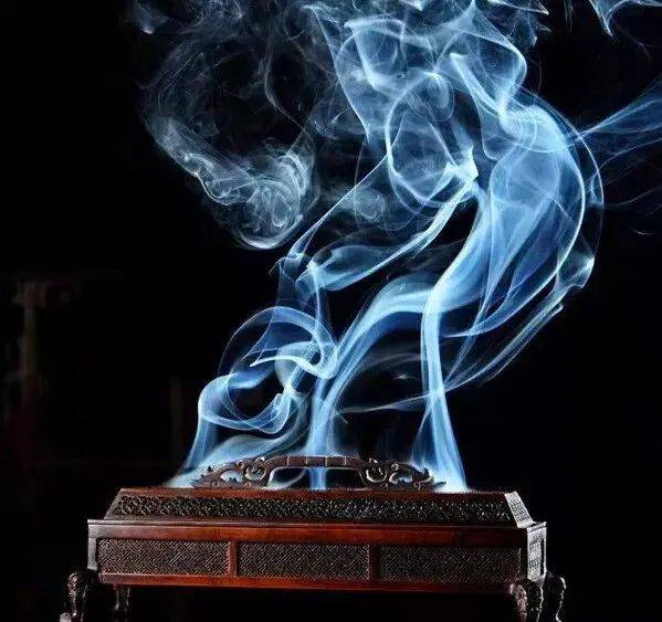 《春秋传》曰,黍稷馨香."古人多用香来彰显德行,如《尚书·君