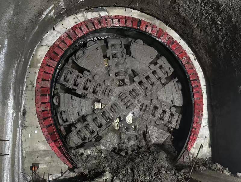 青岛地铁首条安装"能源管片"的盾构隧道顺利贯通