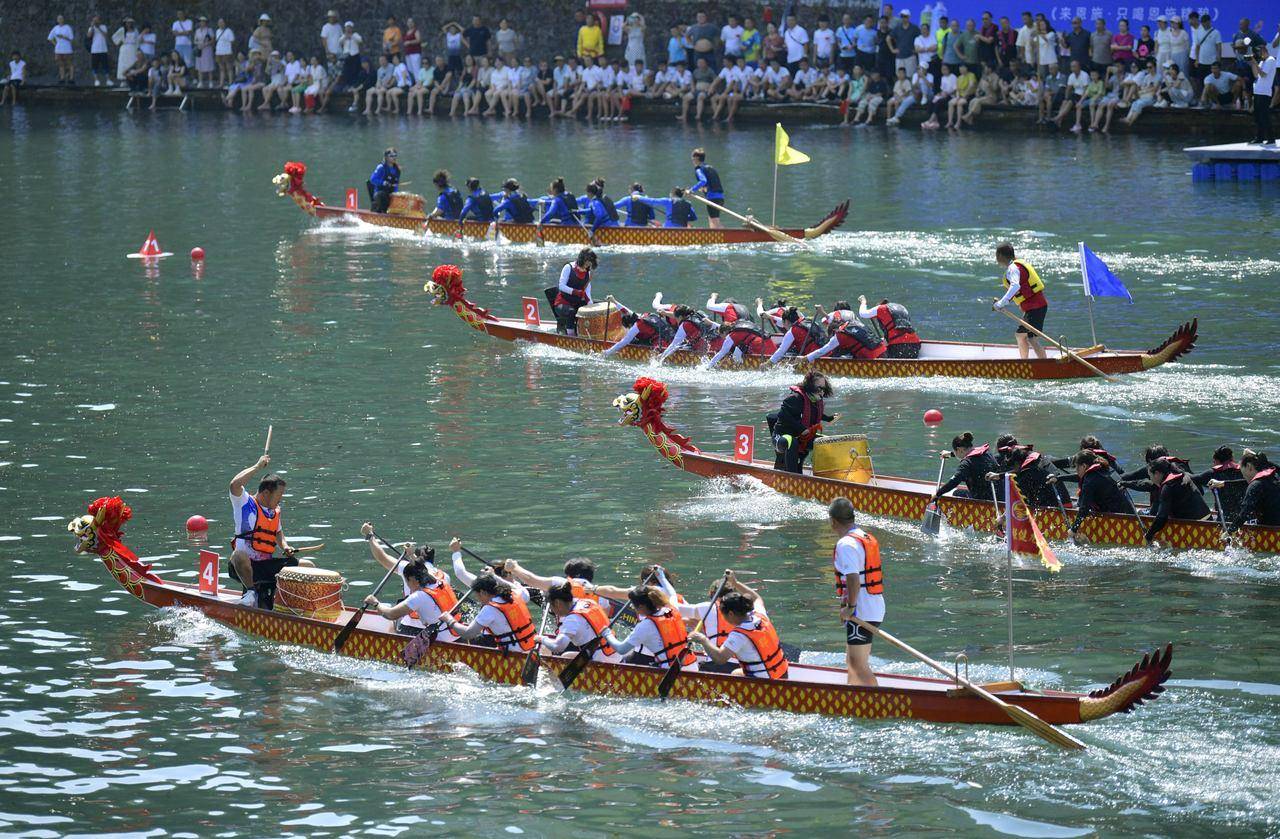 玩出了新花样——广东东莞,发布了龙舟潮玩"龙舟机甲"和"龘龙船积木"