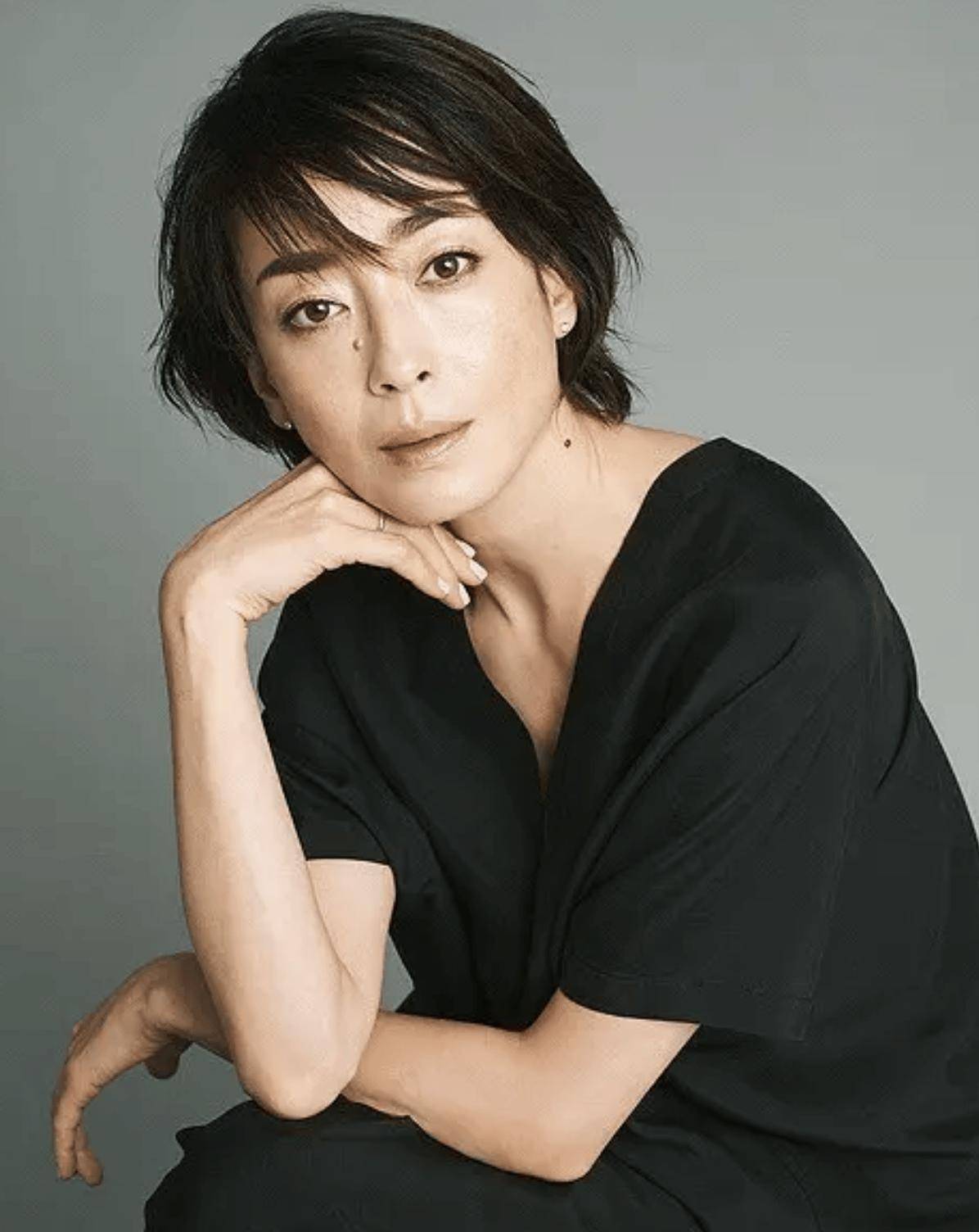 宫泽理惠半生坎坷,42岁遇到真爱,丈夫愿意冠上她的姓氏