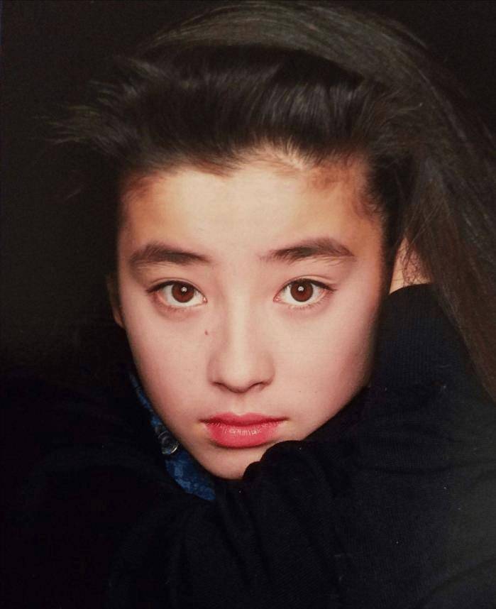 宫泽理惠半生坎坷,42岁遇到真爱,丈夫愿意冠上她的姓氏