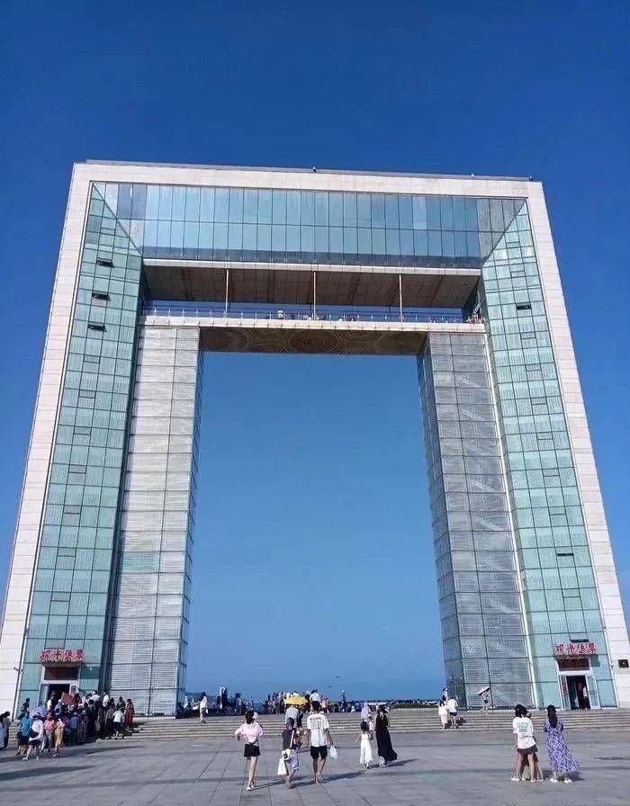 网红荣成布鲁维斯号沉船打卡 喂海鸥 千里最美海景环海路 那香海钻石