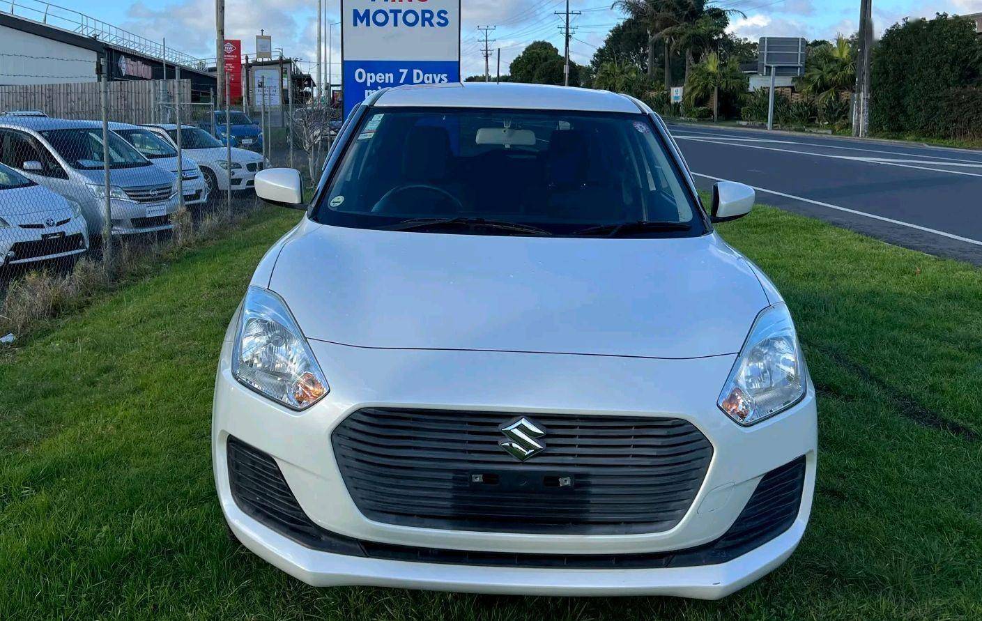 小车也"疯狂",铃木雨燕swift升级归来,帅气依旧