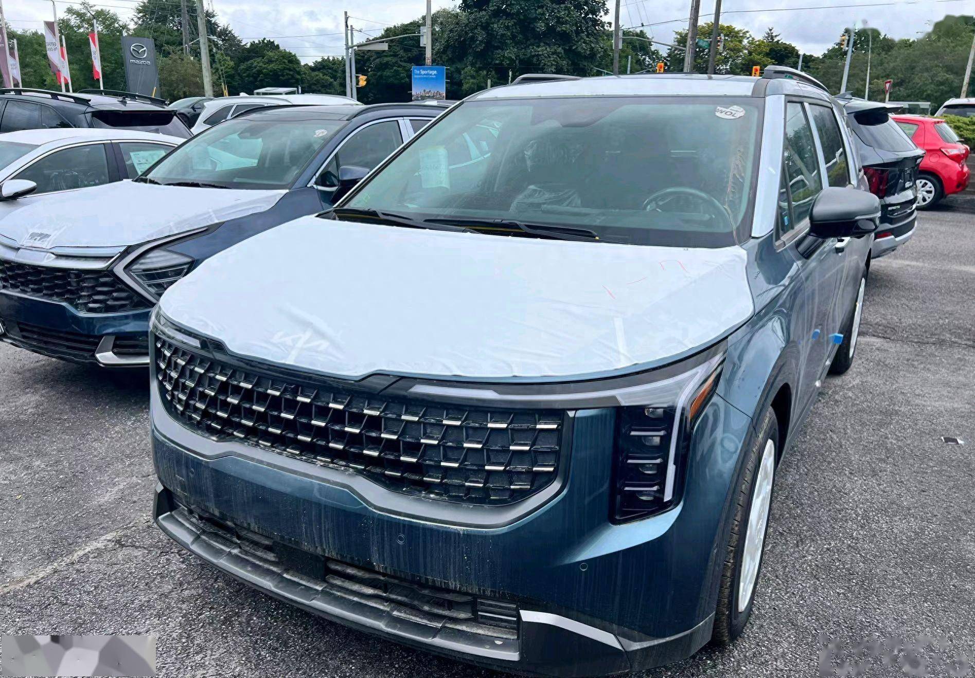 更新换代太快了!新款起亚嘉华mpv新造型曝光