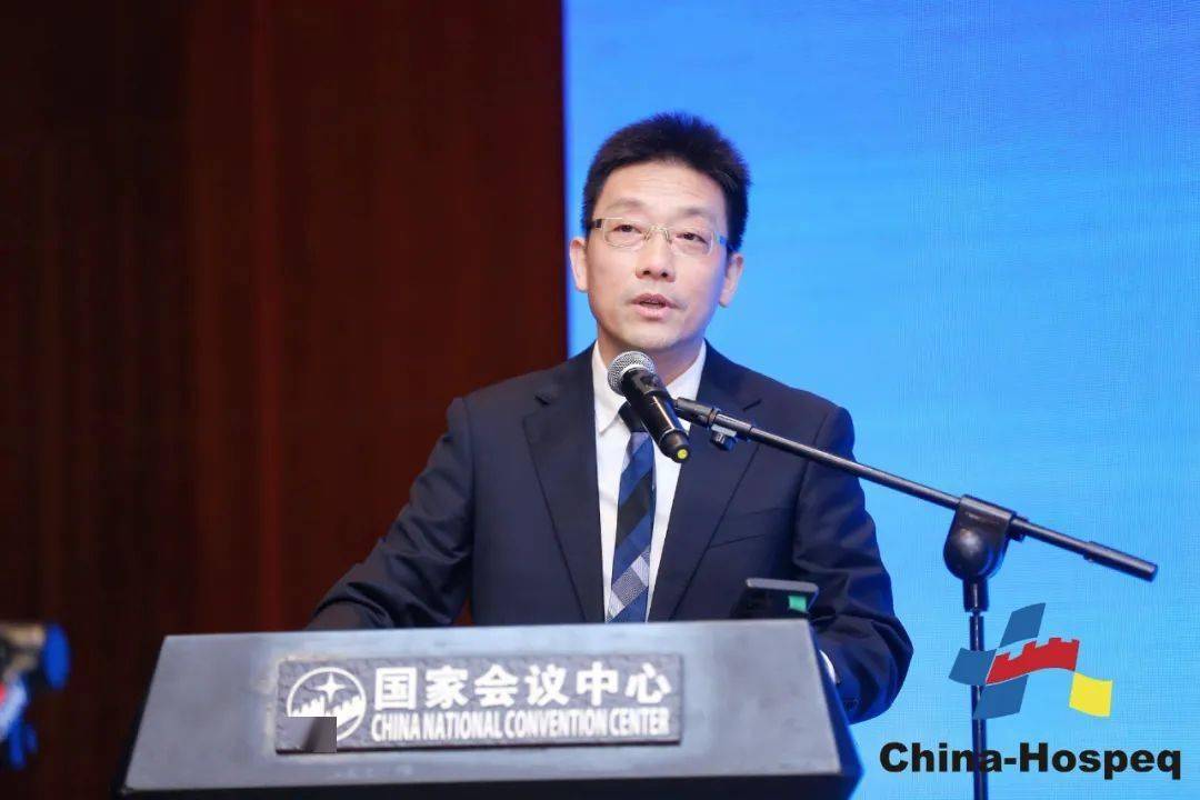 我院烧伤科主任陈辉在招待会上发表了致辞,向所有完成培训的学员表示