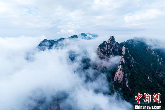 安徽九华山天柱仙踪景点现云海景观