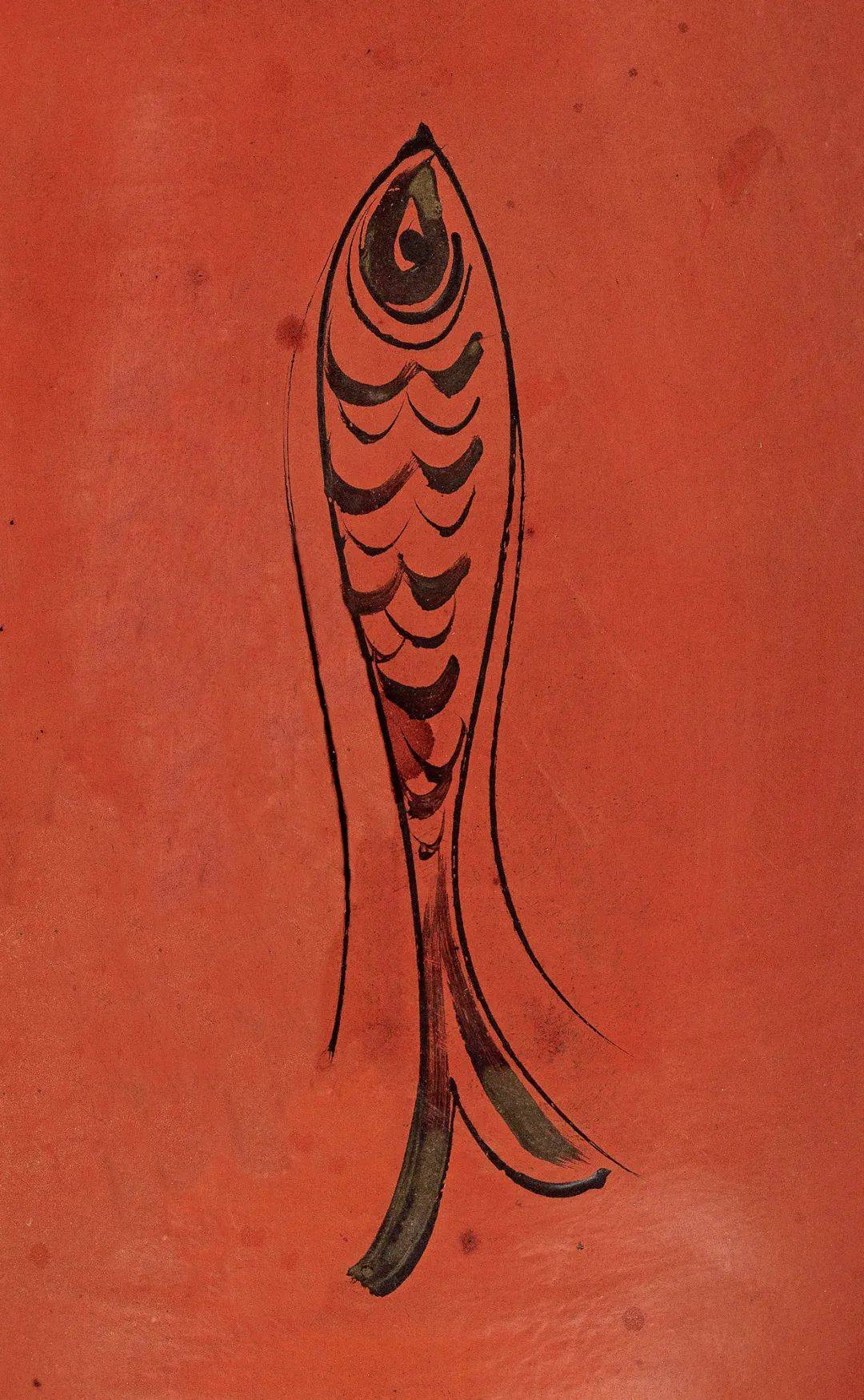 就如下面西汉彩绘鱼纹漆耳杯,墨色鱼纹线条生动流畅,仿佛在水中畅游