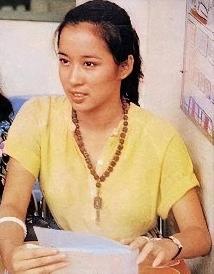 郭晶晶举家出游,才发现离婚近20年的婆婆格局之大,一切为了孩子