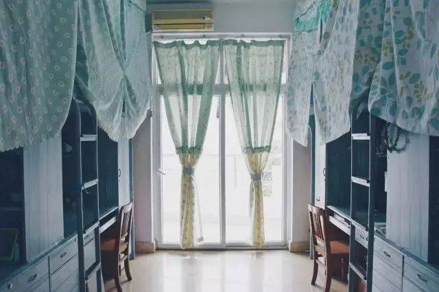 大学宿舍满意度调查排行揭晓,你最想住哪一个?