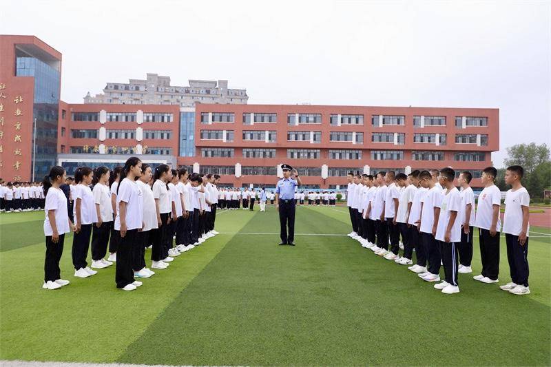 开学季:"移民蓝"助力新生梦想起航