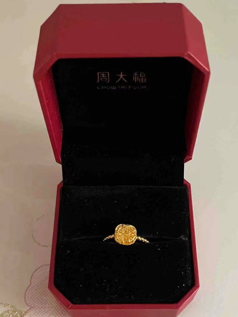 同居之后男子靠偷盗女友名牌包、金首饰维持恋爱开销,被刑拘 同居之后男子靠偷盗女友名牌包、金首饰维持恋爱开销,被刑拘