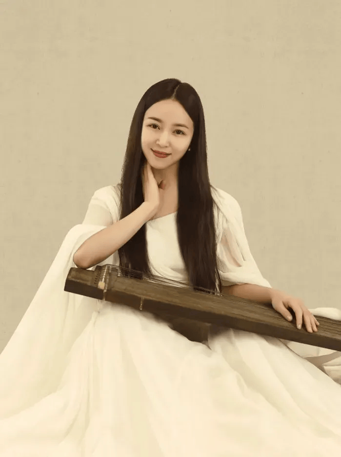 天台人袁莎包揽三项国内外最高古筝大赛的冠军!