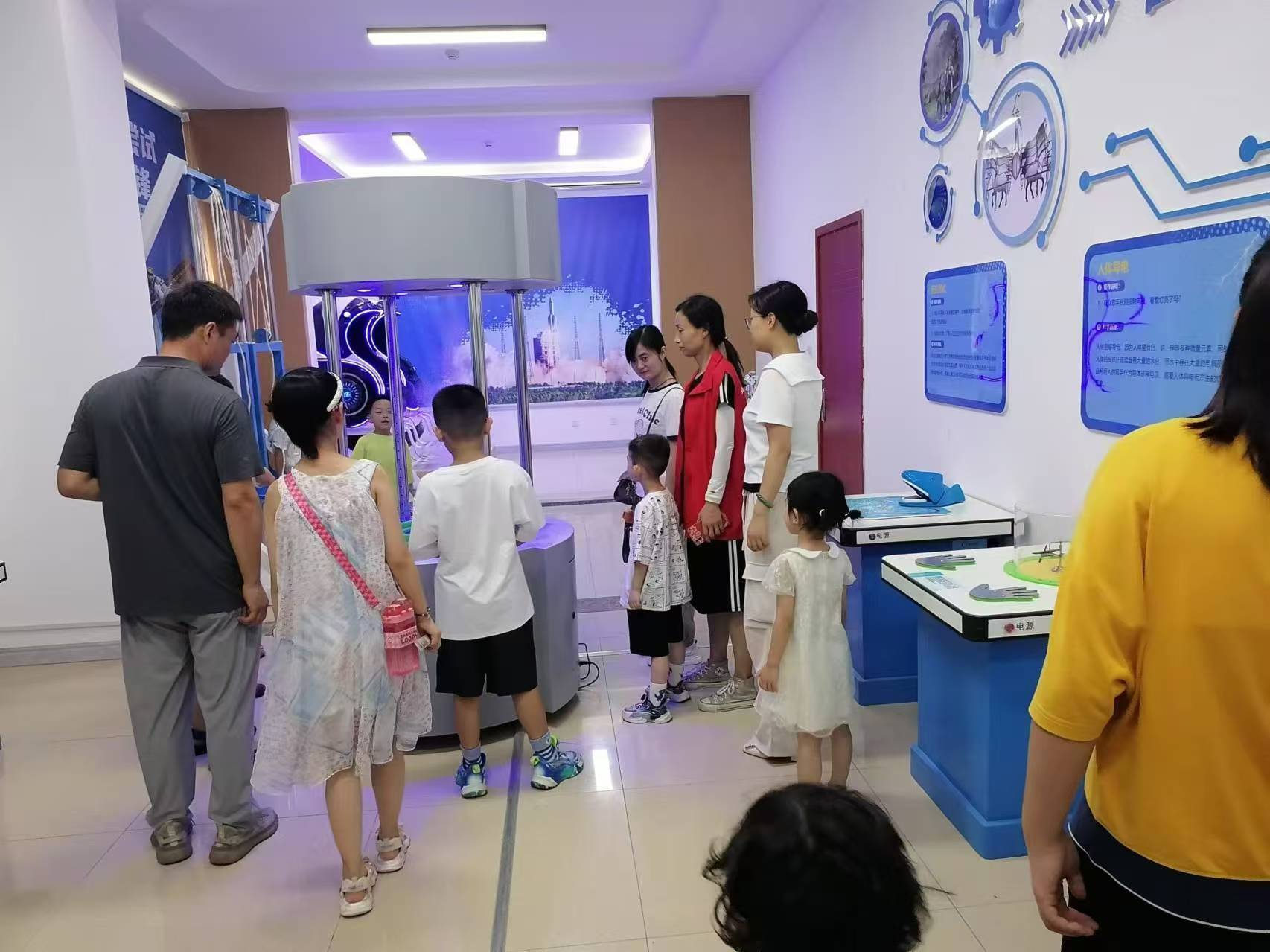 秦都区马泉街道陕广社区开展暑期研学社会实践活动