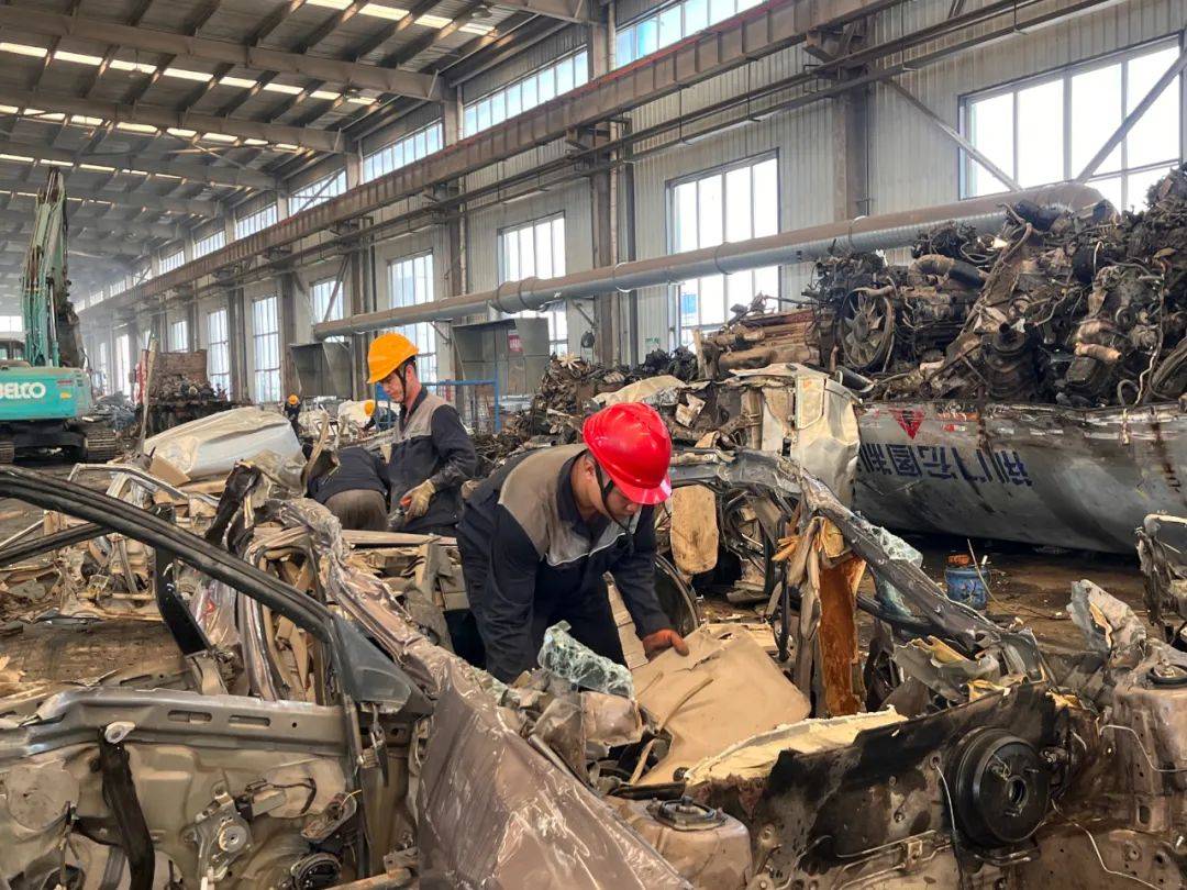 【塞上江南写新篇】"以旧换新"消费热 汽车回收拆解"忙"