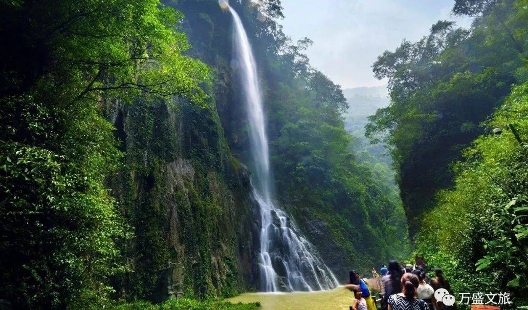 黑山谷鱼跳峡图片