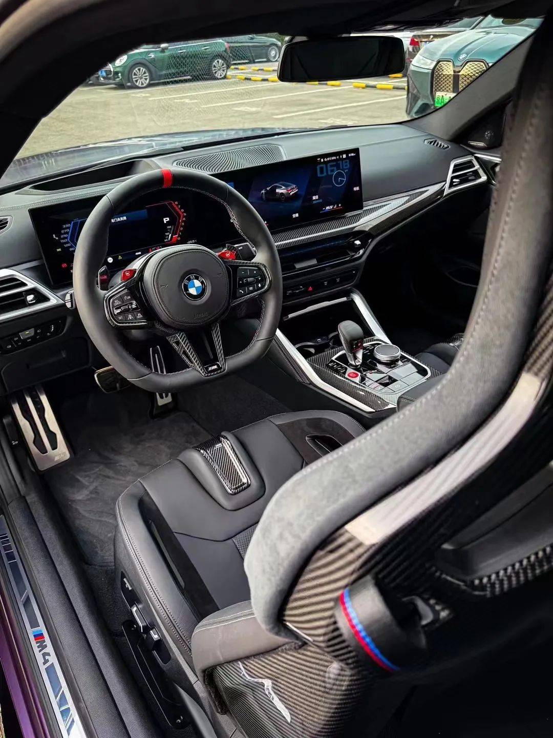 价值3万多元!实拍国内到店磨砂紫宝马新m4