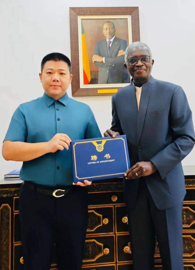 贝宁共和国驻华大使馆为著名学者廖彬宇举行授勋及首席顾问聘任仪式_先生_文化_周富