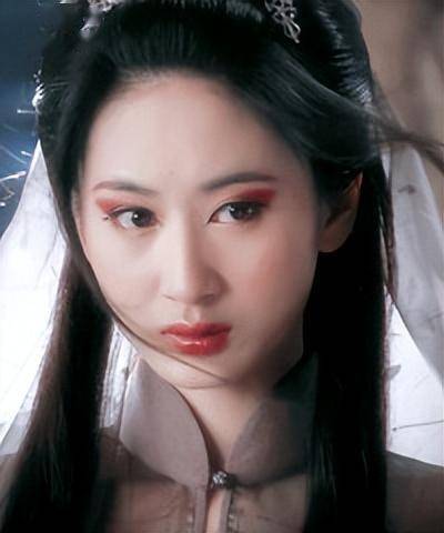 直到看到"叉腰护"徐正溪退圈,才知道郭珍霓当年的选择多么正确