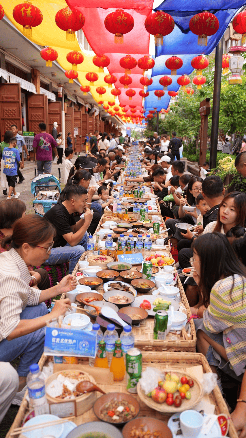 弥渡小吃街图片