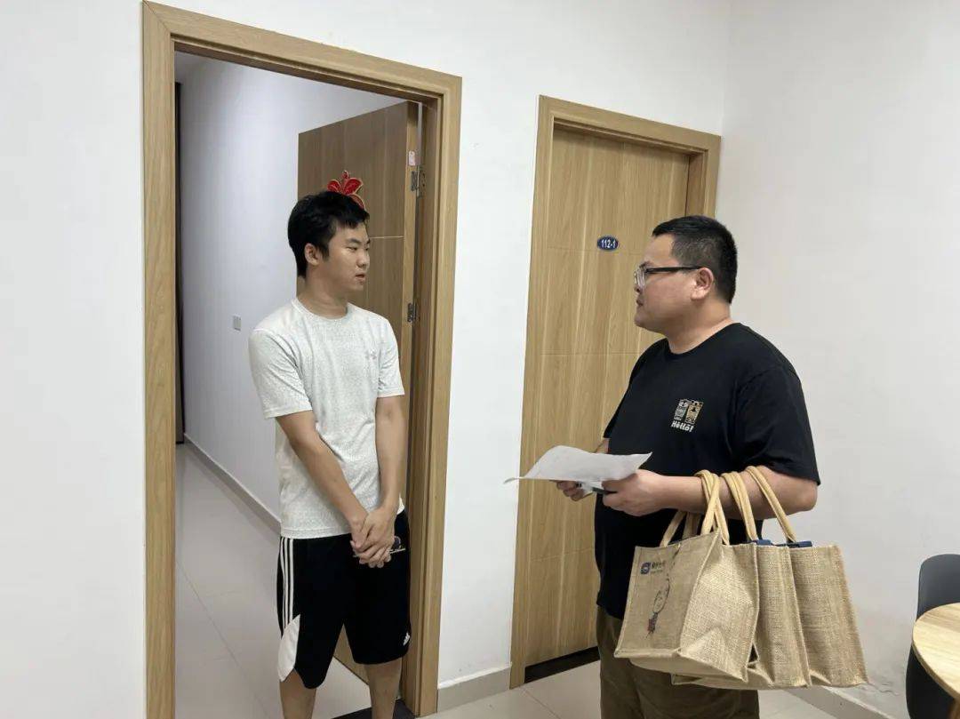 关怀入寝,以心暖新