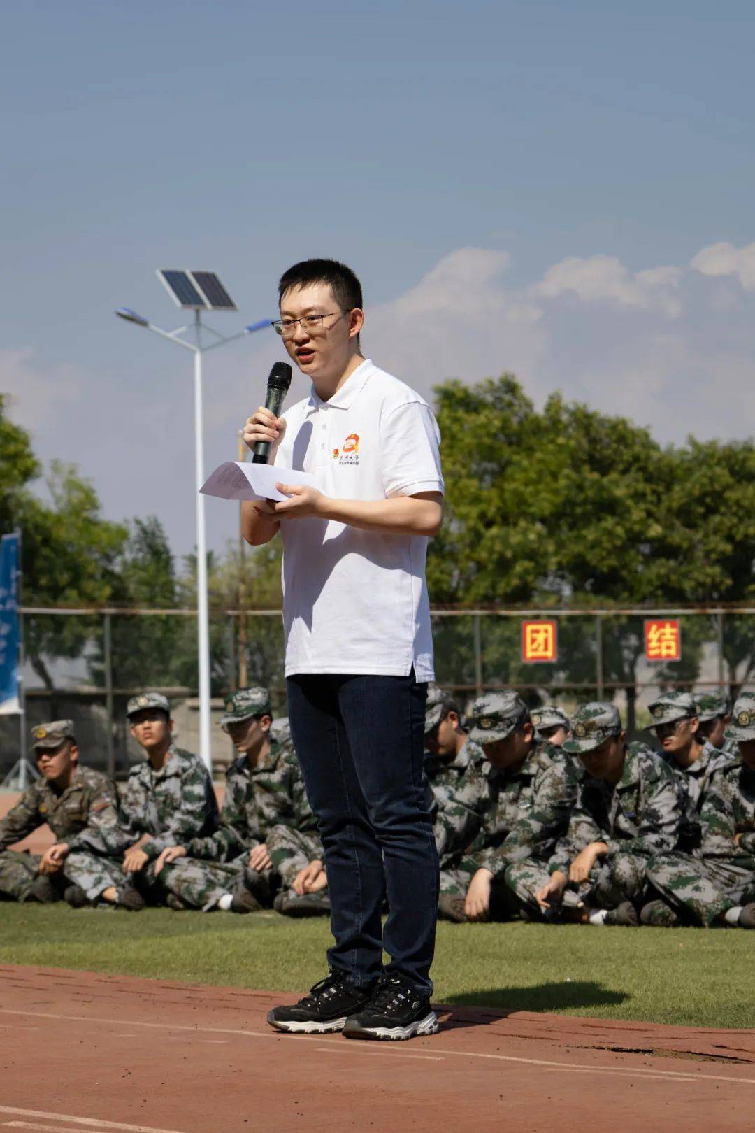 二营七连临时党支部召开新生入党启蒙教育大会_方兆强_蔡嘉伟_活动