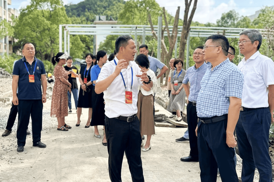 "首南中学扩建进度慢,能不能按期完工?