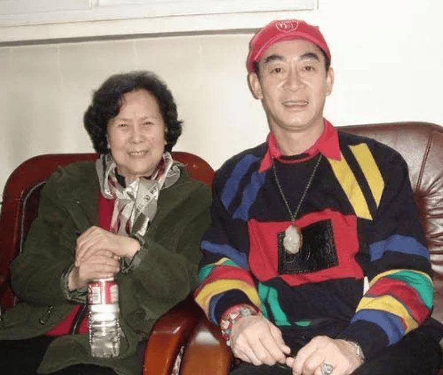 六小龄童藏了36年的妻子,原来是剧中的她,难怪一直藏着掖着