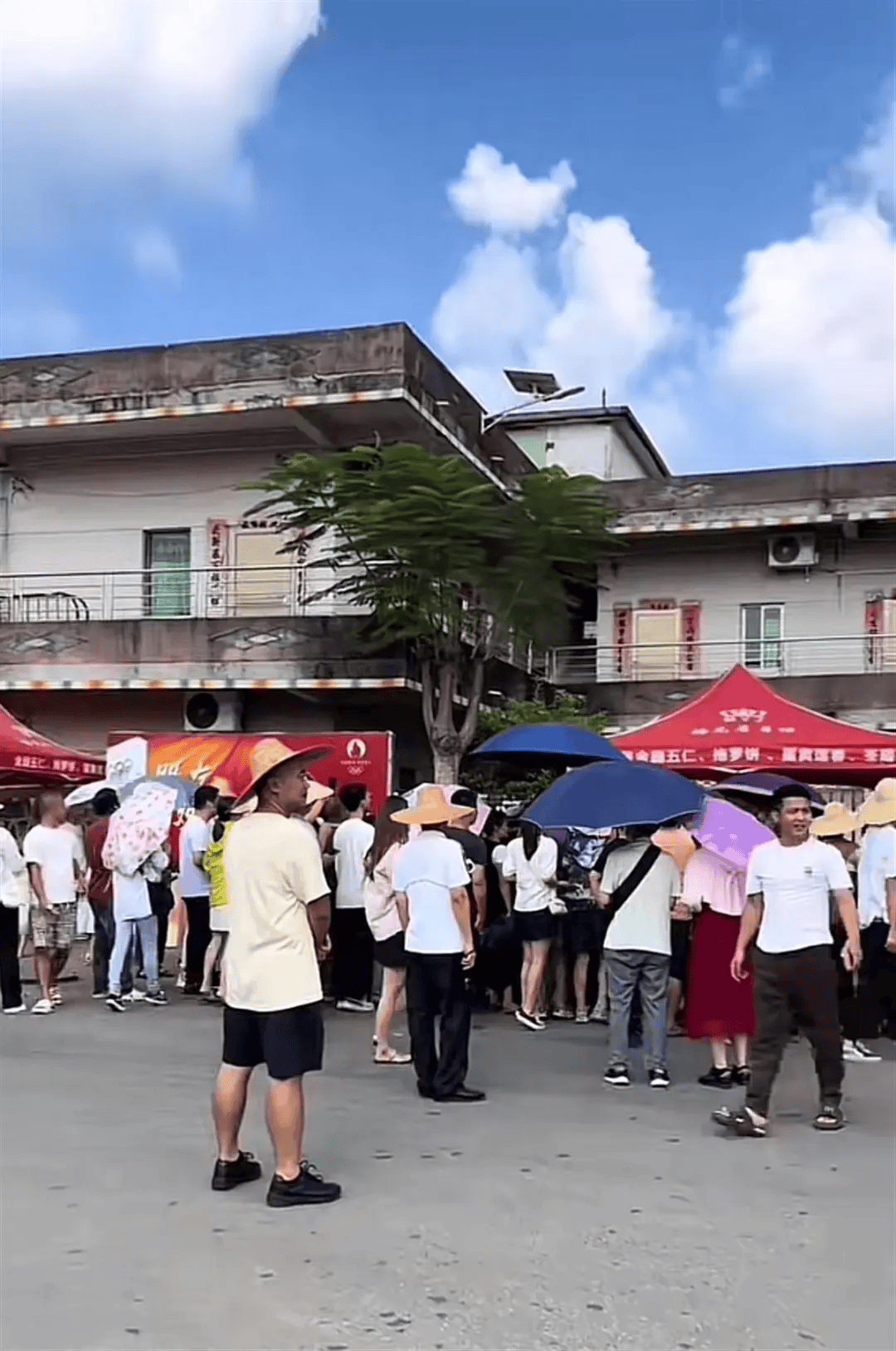 游客太多了！全红灿喊话当地村庄“封城”