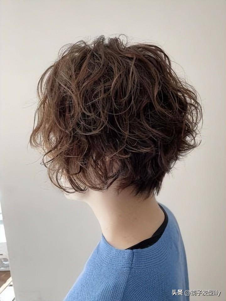 短发纹理烫:蓬松自然的时尚美感