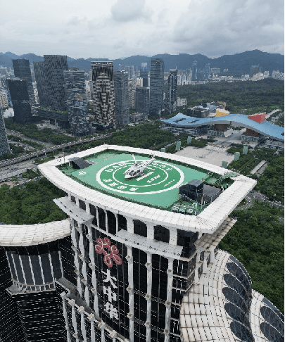 深圳大中华楼顶停飞机图片