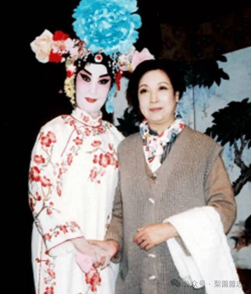 大派头的花旦演员黄孝慈_江苏省京剧院_演出_红菱艳