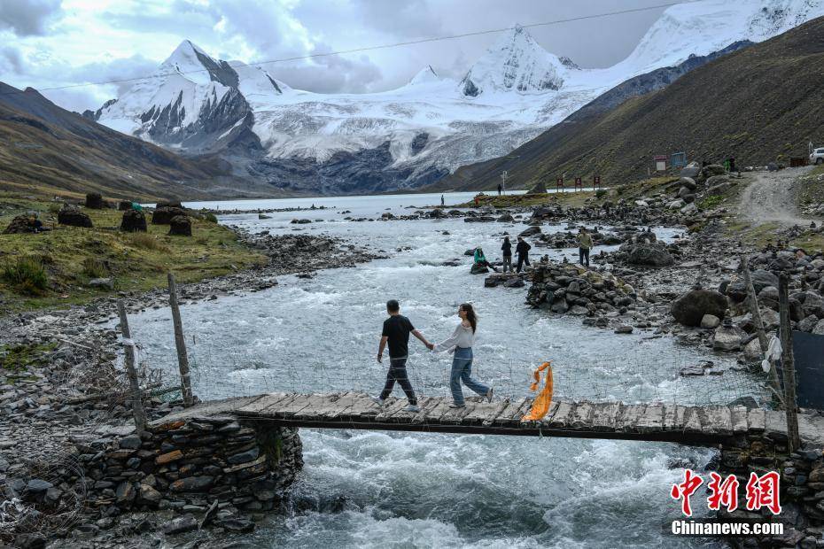 西藏萨普雪山美景如画 西藏萨普雪山美景如画
