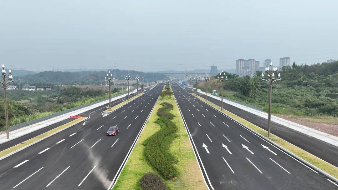 南充:这条路已通车了!_临江_新区_隧道