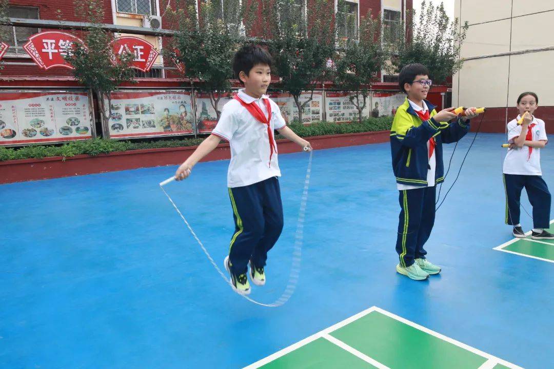 跃动童心 绳彩飞扬—车站小学庆祝中华人民共和国成立75周年跳绳比赛