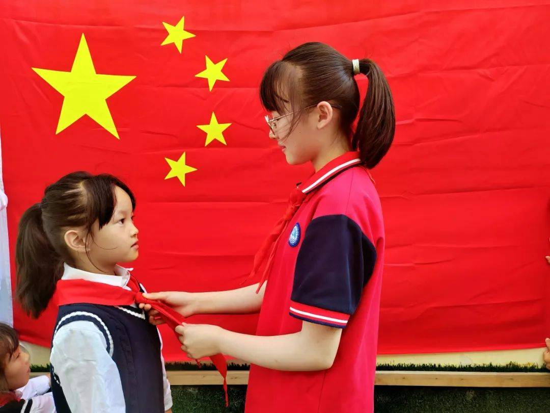 澄江市各中小学,幼儿园积极开展"强国复兴有我"系列活动_祖国_国旗
