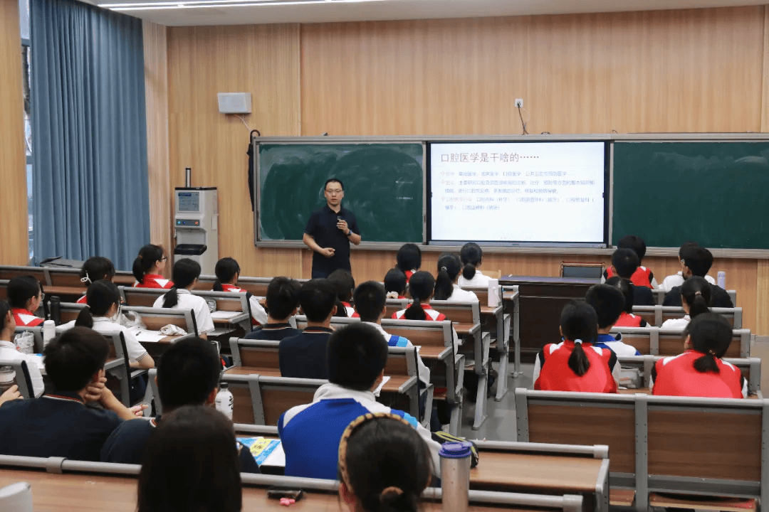 南大东大教授到南京这所学校上课!_河西_课程_大学教授