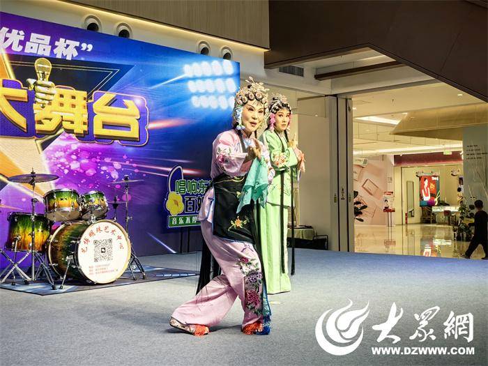 嘹亮,仿佛能穿透云霄;有的选手翩翩起舞,身姿曼妙,如蝴蝶般在舞台上轻