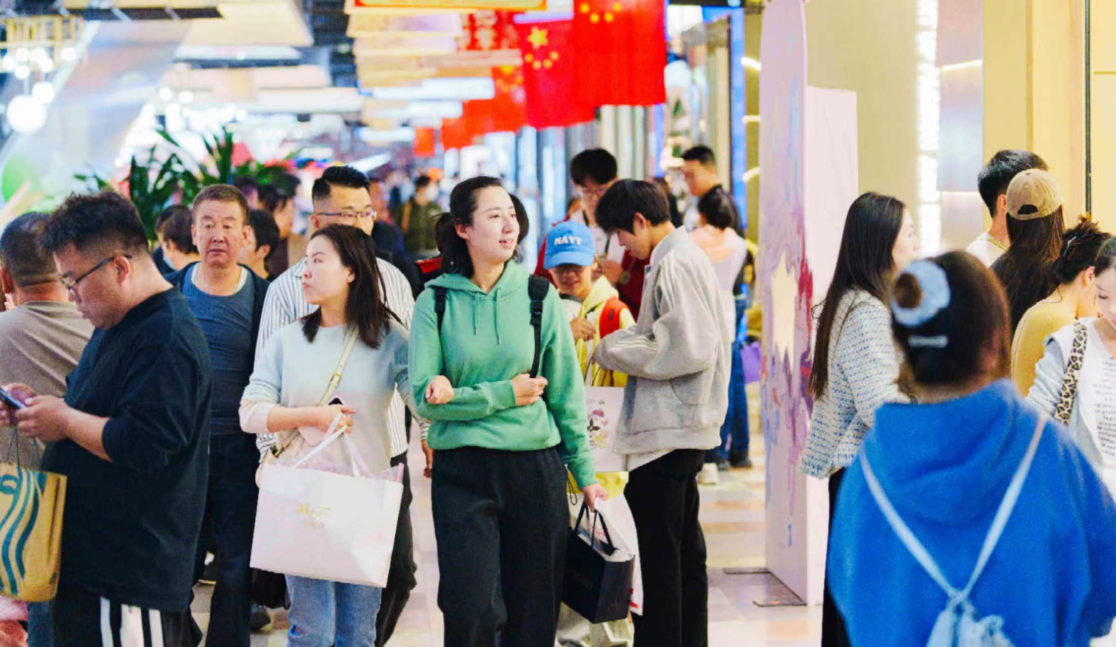 3公里内的商业革命揭秘：为什么“附近叫服务”正在吞噬传统消费市场？