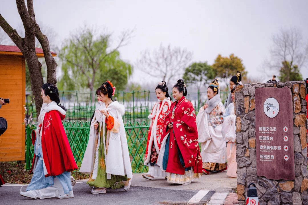 多元业态在青浦岑卜村落地生根 “魔都小亚马逊”背后的运营师 | 职场新舞台