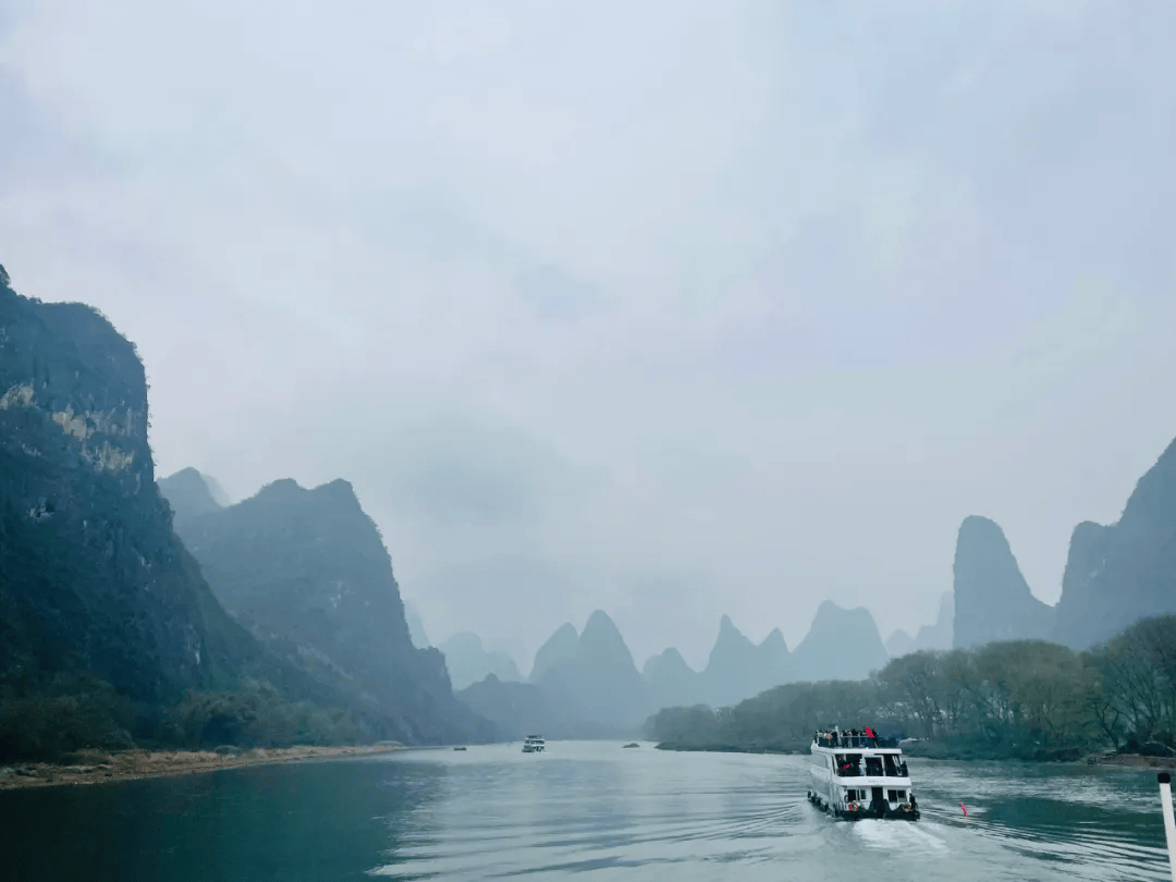 金秋的第一趟旅行,我们去山水甲天下的桂林,中越边境德天瀑布,还有