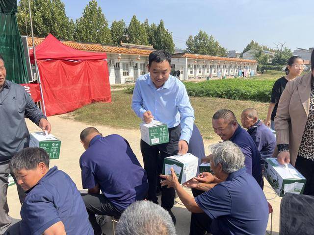 重阳节献礼——"情暖重阳,爱满考城"系列活动纪实_老年人_孔令成_文化