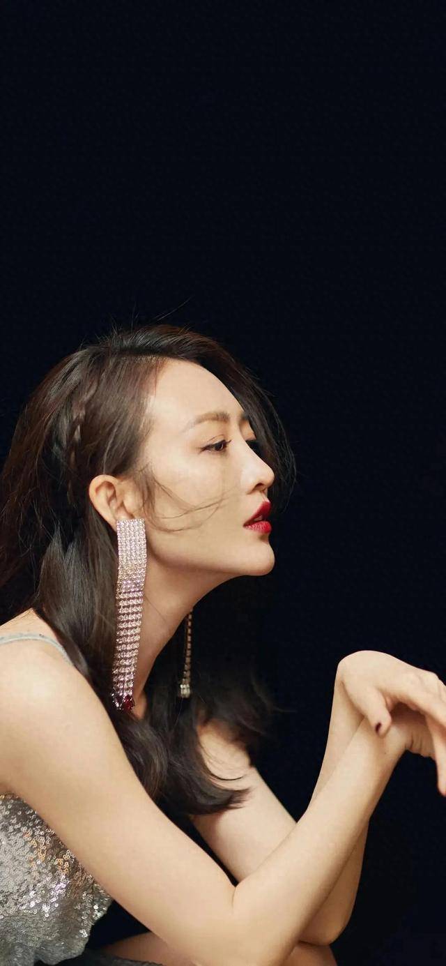 王鸥:在颜值的巅峰,绽放笑容的温暖,展现身材的极致