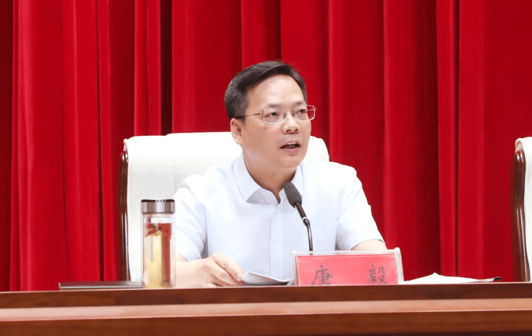 代理市长,2020年3月当选市长,2021年4月任乌海市委书记,至此番调整