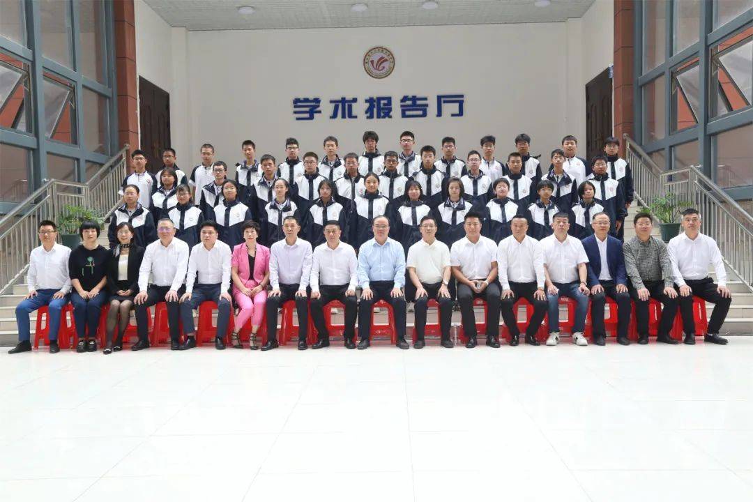 天门这所学校英才班开班!百名学生喜领"英才奖学金"