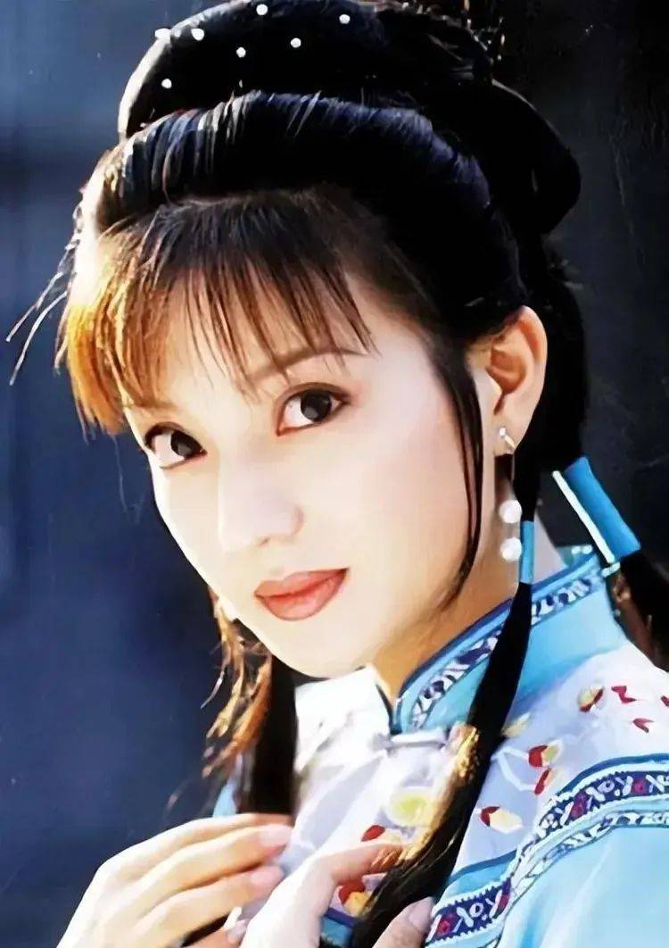 魏启颖:女儿赵薇被封杀后,丈夫也去世,儿子离婚被分一半财产